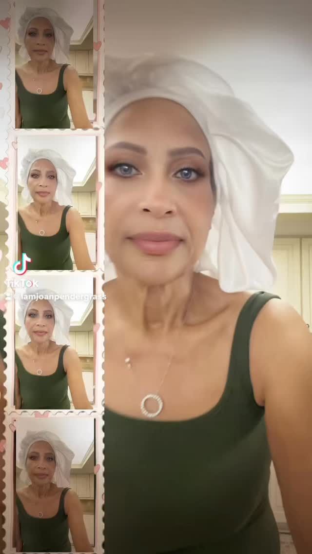 🦋”I’ve had my share of ups and downs… but I’m still here, still smiling, and just having fun. This is what living looks like.”✌🏽❤️